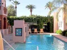 LodgeOnTheDesertPool